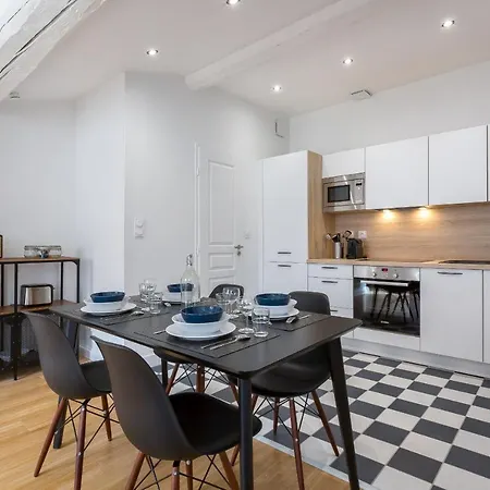 Dify Vitton - Massena Lejlighed *